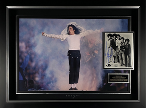Michael Jackson Signed Vintage Motown Publicity Photograph – Super Bowl 1993